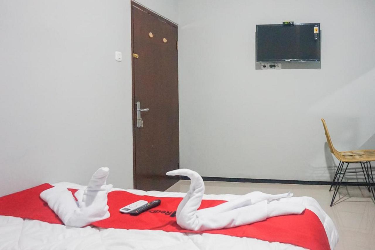 Reddoorz Plus @ Kalpataru มะลัง ภายนอก รูปภาพ