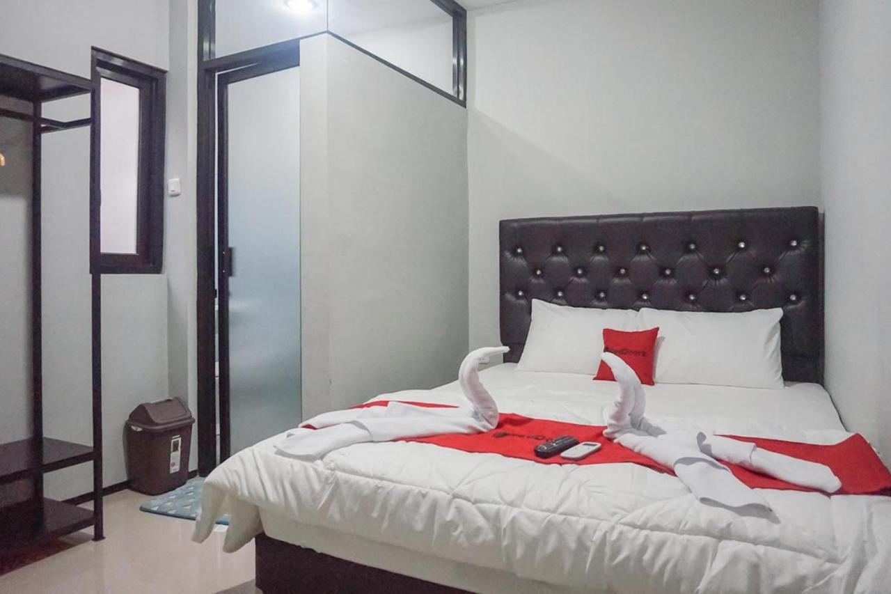 Reddoorz Plus @ Kalpataru มะลัง ภายนอก รูปภาพ